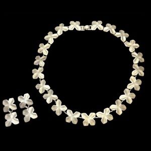 Vintage Simply Floral Necklace and Earring Set